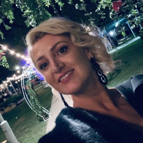 Meet your Posher, Ruth - Picture 1 of 1